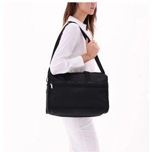 LESPORTSAC Black Nylon Classic Medium Weekender Duffel Travel Gym Bag Unisex